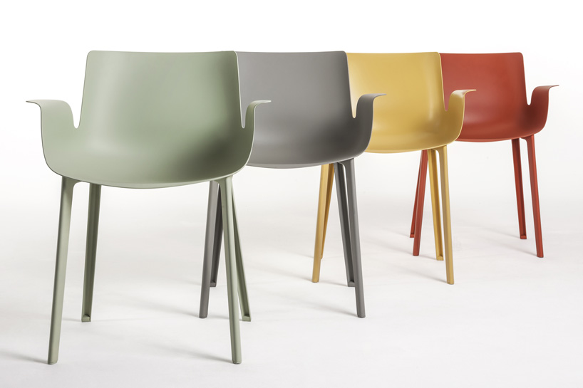 piero-lissoni-piuma-chair-kartell-designboom-002