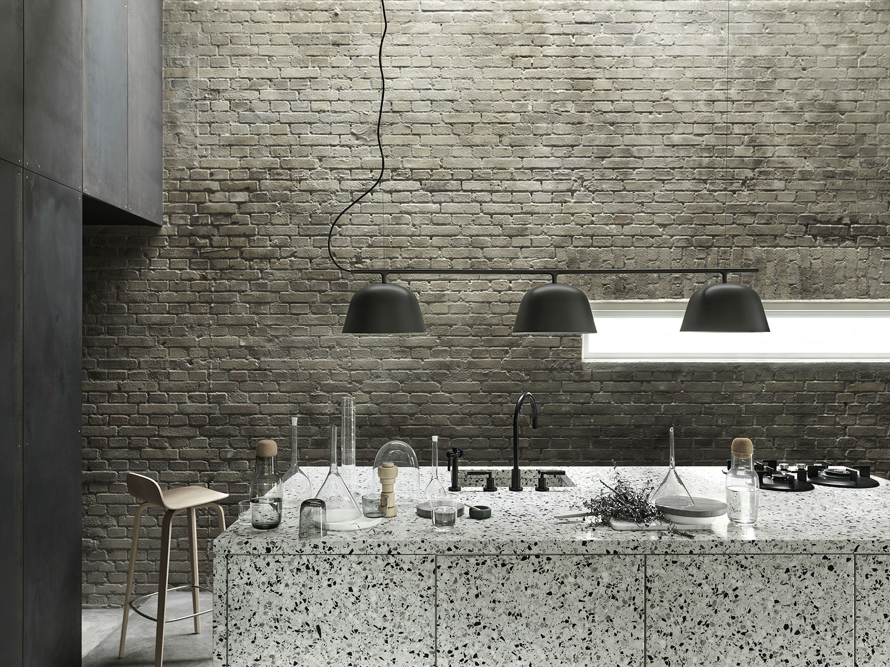 muuto-ambit-rail-lamp-heals
