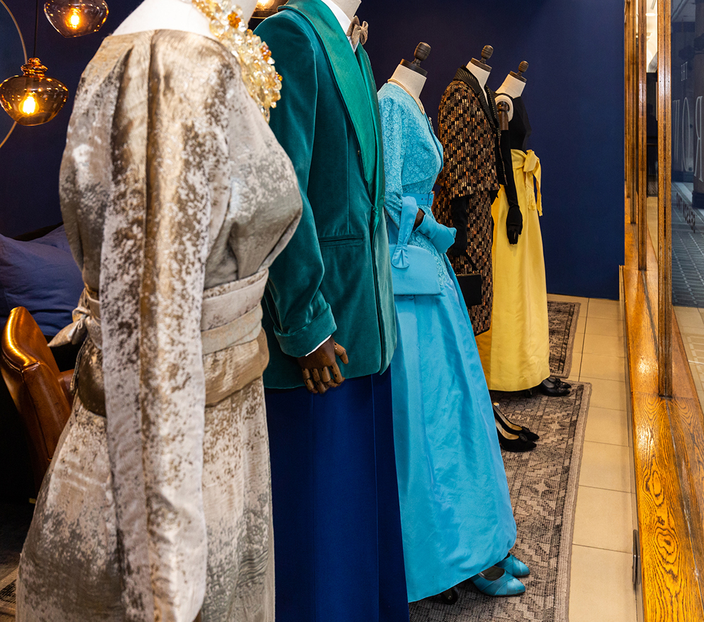 the-crown-costume-exhibition-window