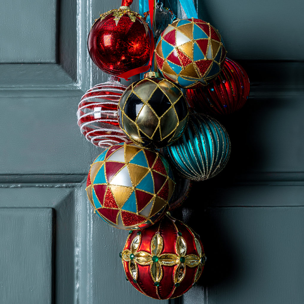 Christmas decoration ideas for alternative wreaths