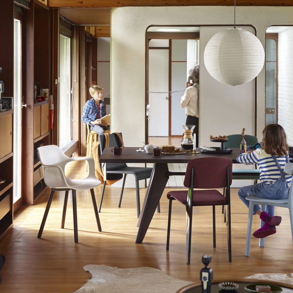 Akari Ceiling Light | Image courtesy of Vitra