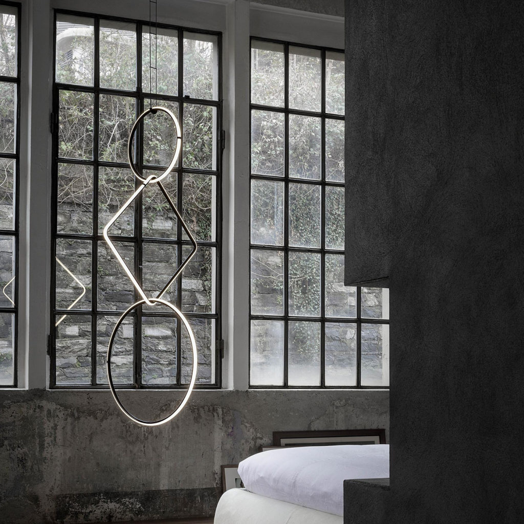 Arrangements Unusual Ceiling Light | Image courtesy of Flos