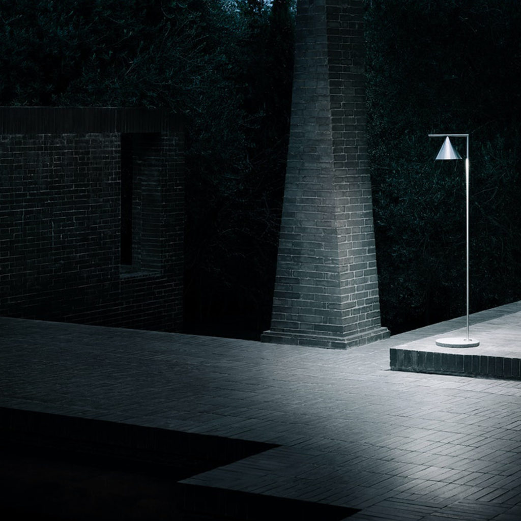 Outdoor lighting ideas with the Captain Flint Outdoor Floor Lamp | Image courtesy of Flos