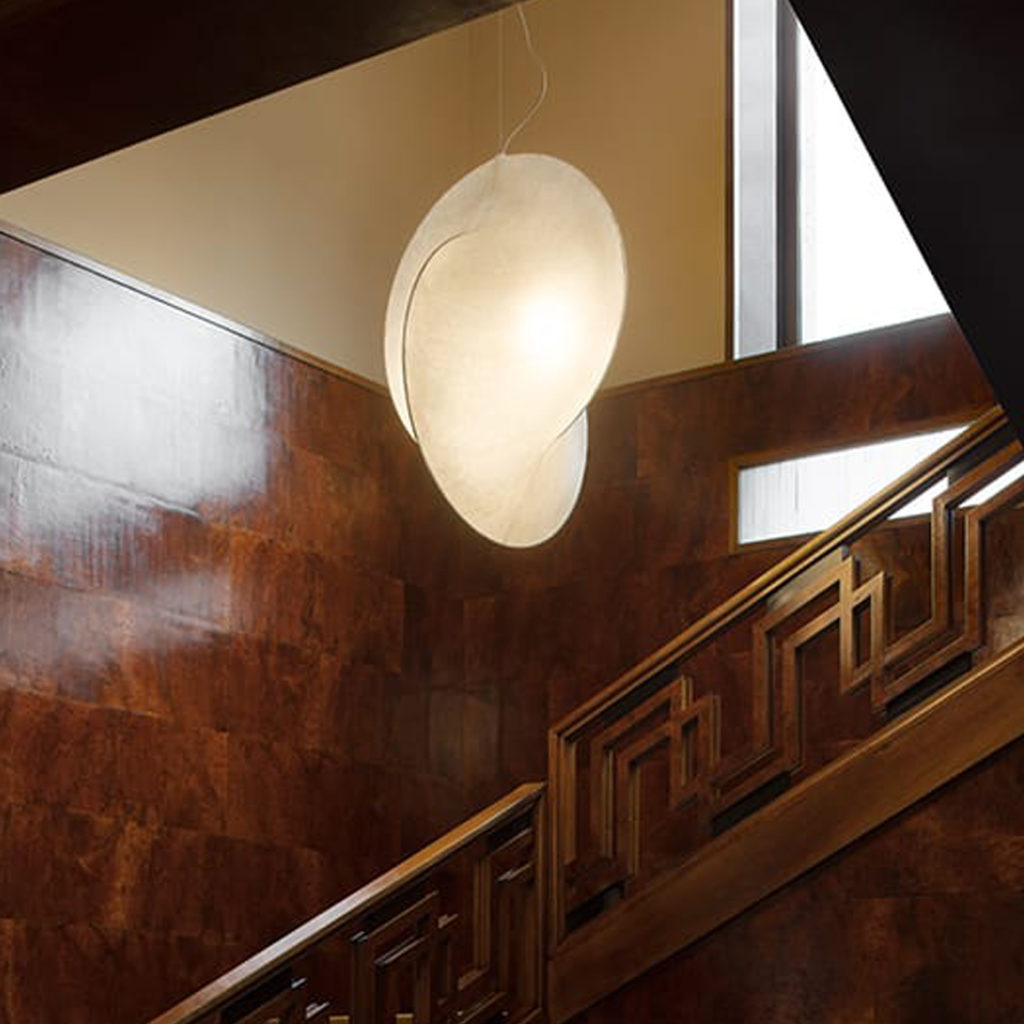 Overlap S2 Unusual Ceiling Light | Image courtesy of Flos