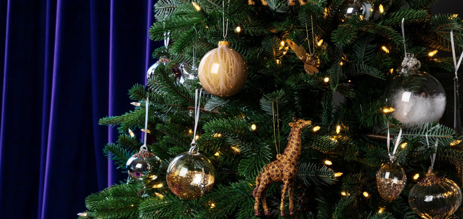 How to Put Lights on a Christmas Tree Heal's Blog