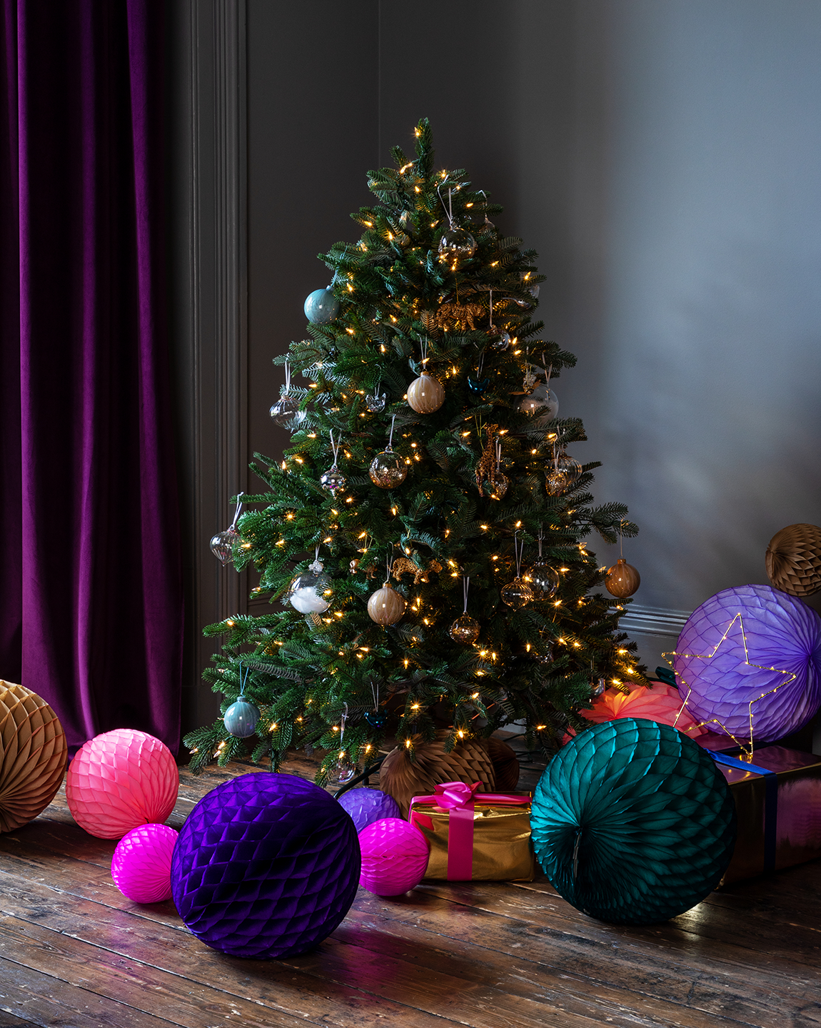 How To Put Lights On A Christmas Tree