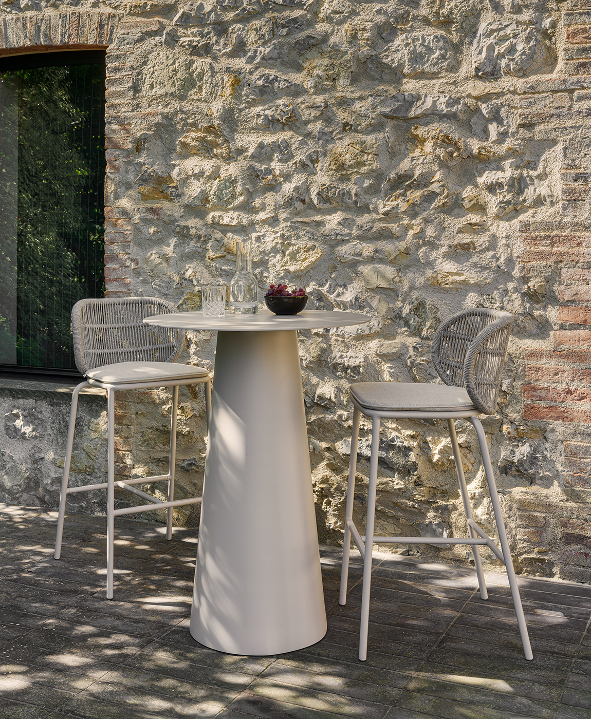 How To Style A Garden Bar
