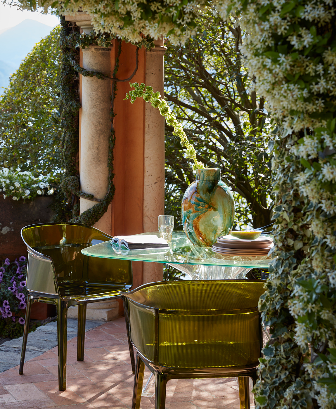 4 Beautiful Modern Outdoor Furniture Ideas