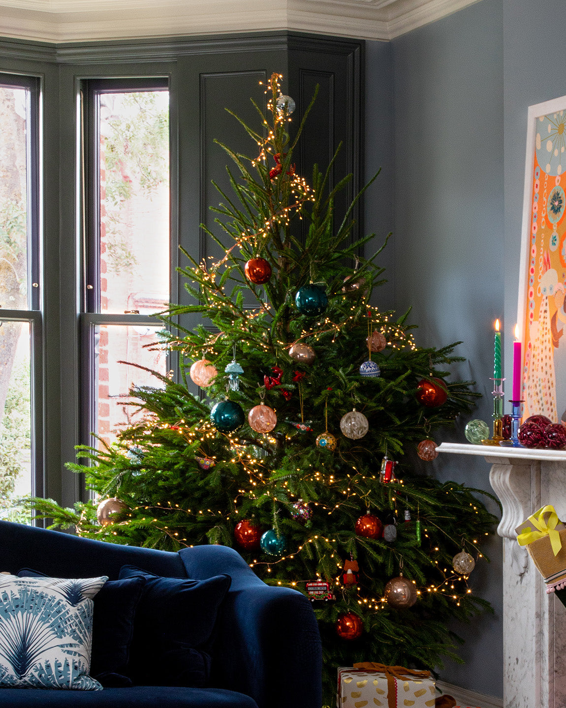 How To Arrange Lights On A Christmas Tree