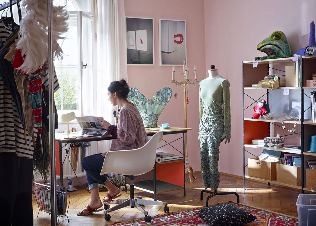 Eames EDU Desk