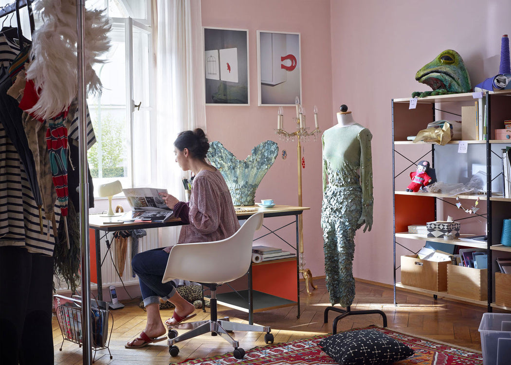 Eames EDU Desk