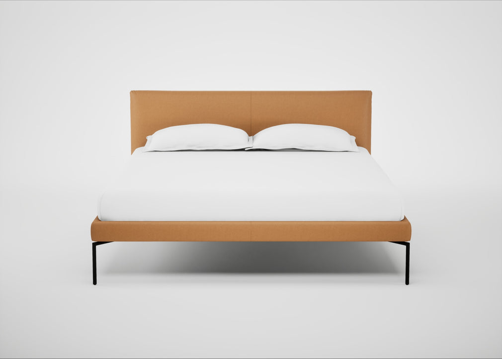 Matera Bed King / Daino Leather Parchment / Black