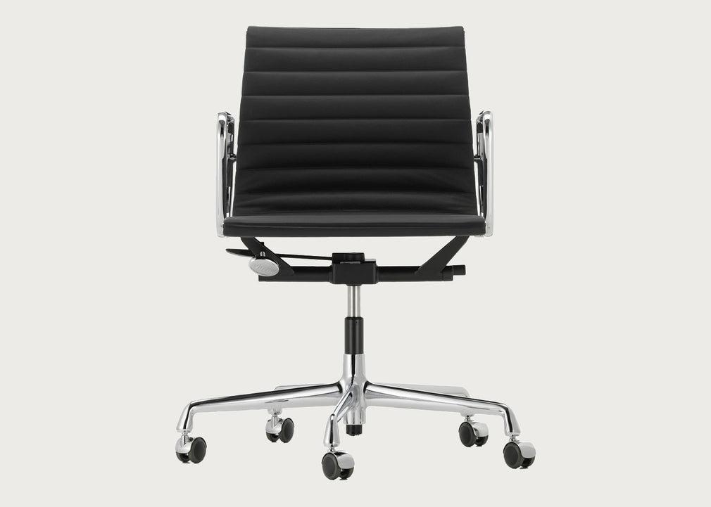 Aluminium Chair EA 117