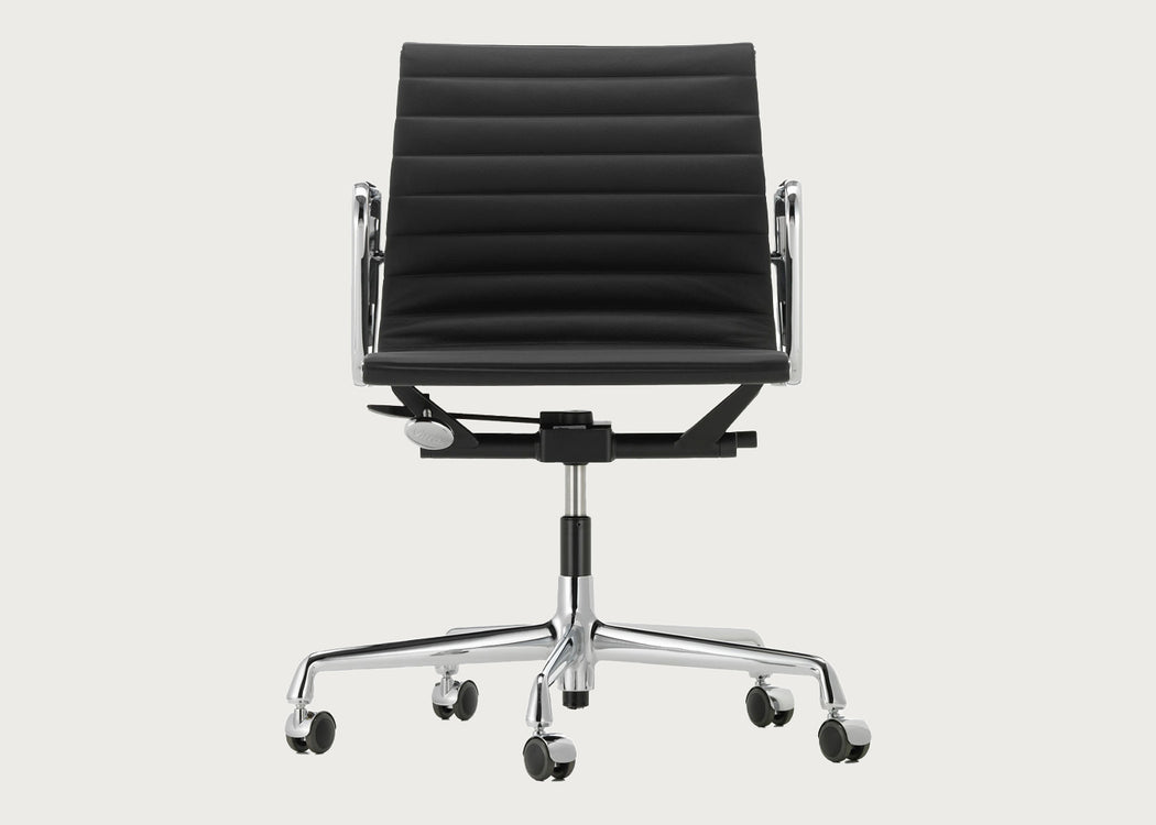 Aluminium Chair EA 117