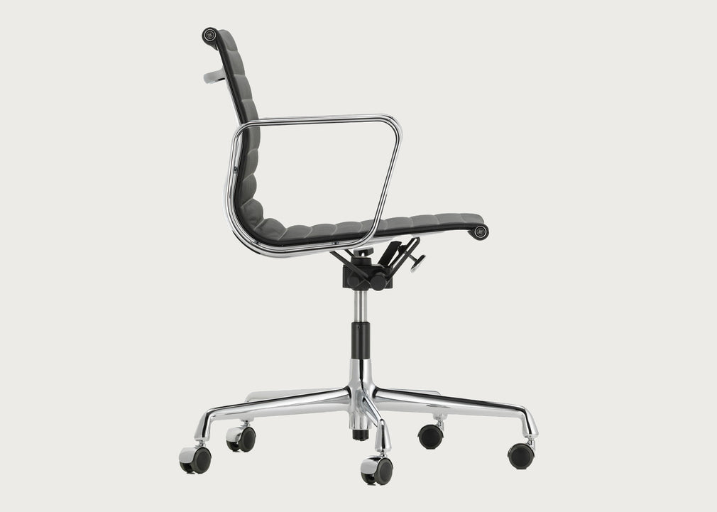 Aluminium Chair EA 117