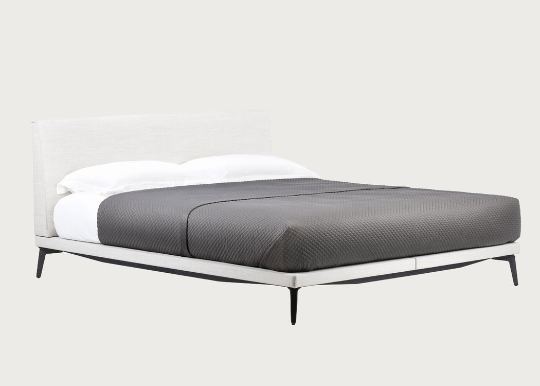 McQueen Kingsize Bed