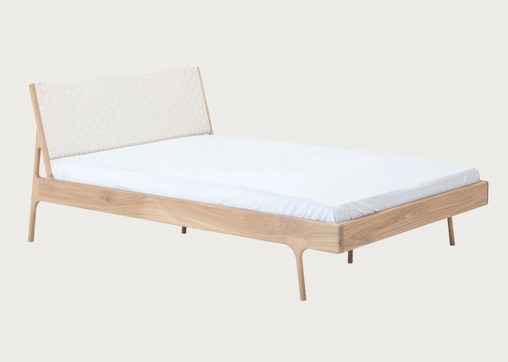 Fawn Bed White Webbing