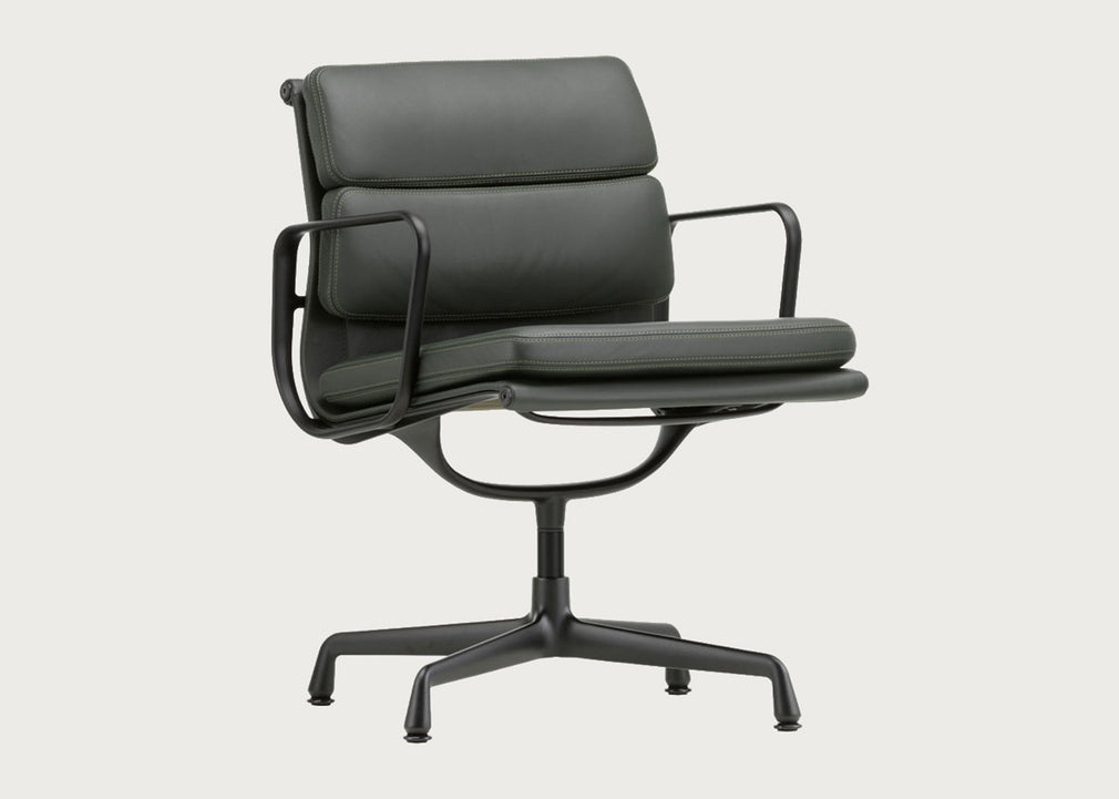 Eames Soft Pad Chair EA 208