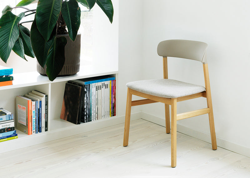 Herit Dining Chair Spectrum White Leather Oak Legs