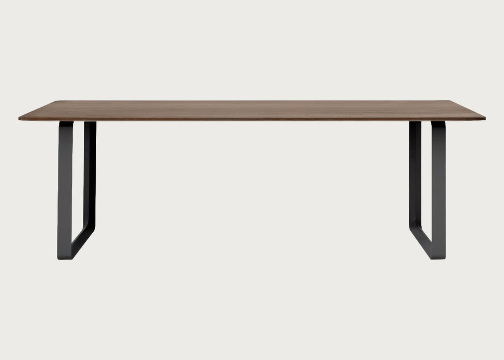 70/70 Table