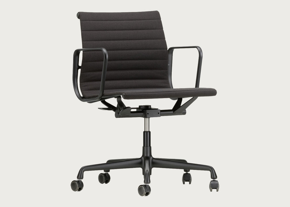 Aluminium Chair EA 117