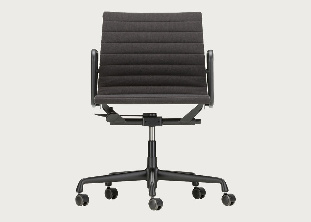Aluminium Chair EA 117