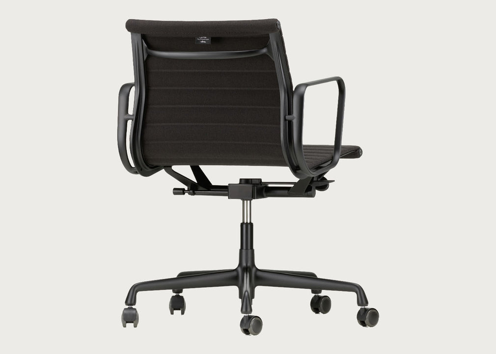 Aluminium Chair EA 117