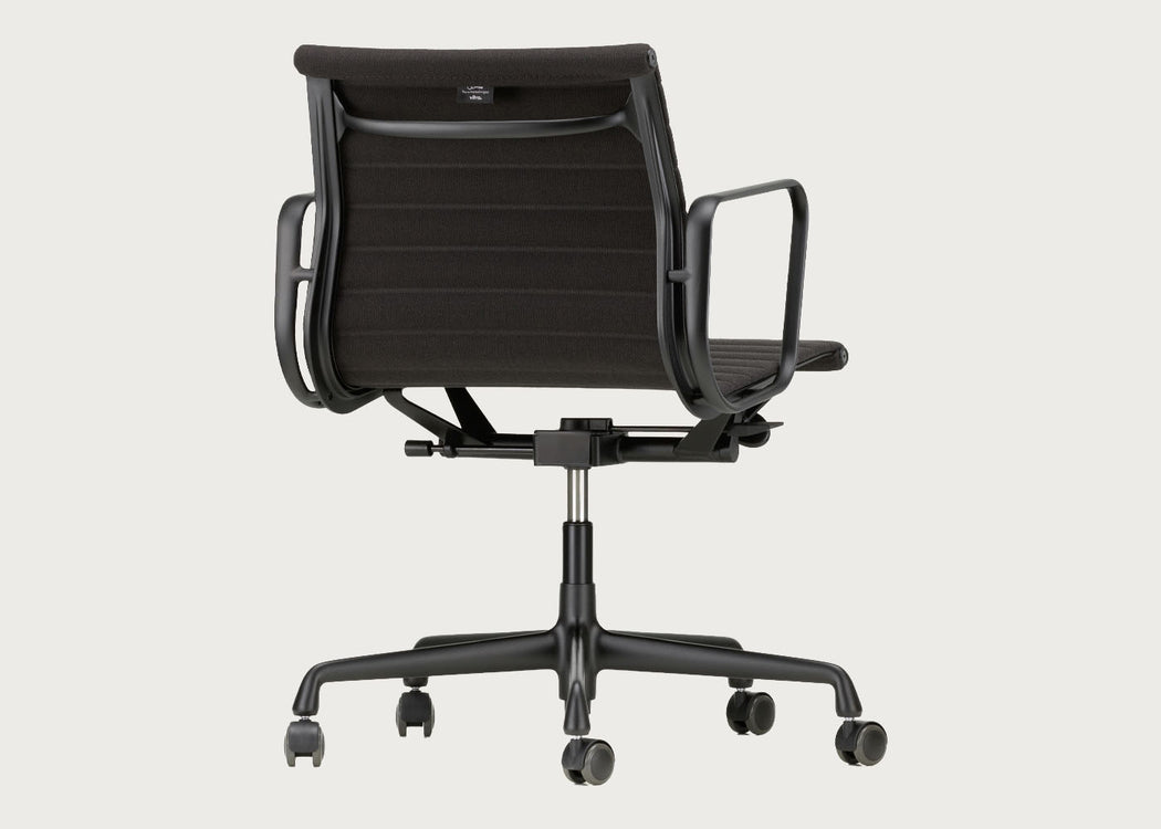 Aluminium Chair EA 117