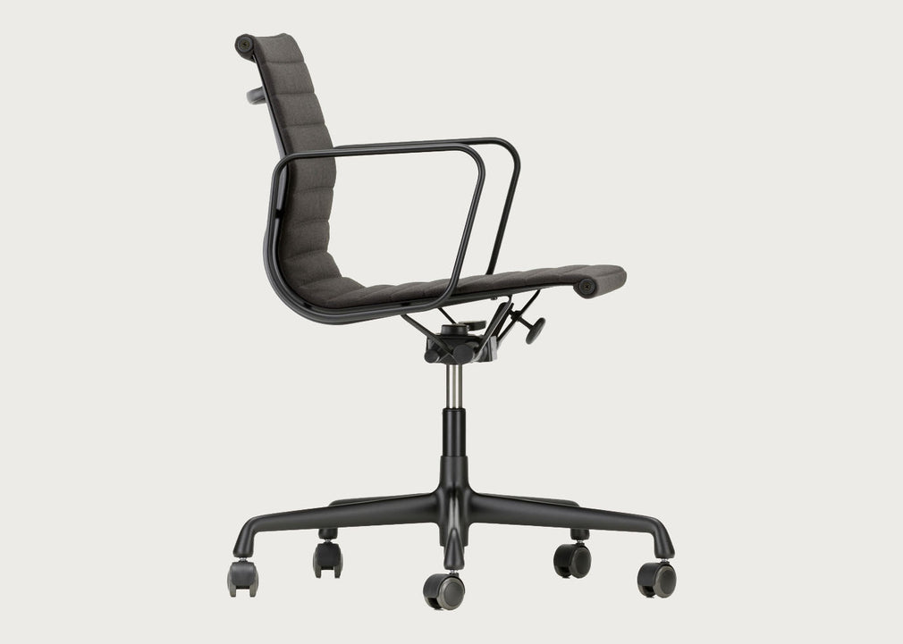 Aluminium Chair EA 117