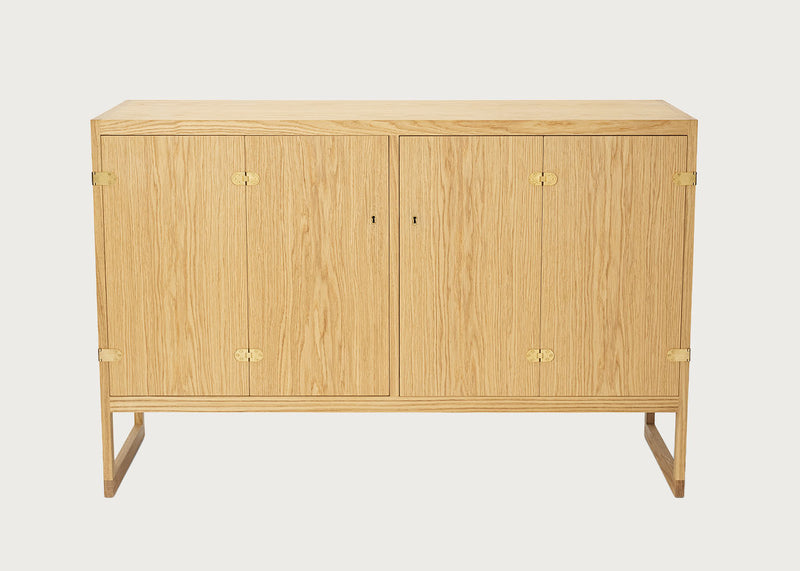 BM0057 Cabinet Oiled Oak