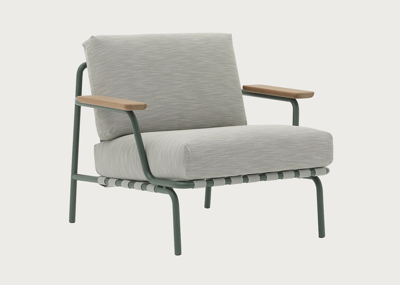 Settle Outdoor Lounge Chair
