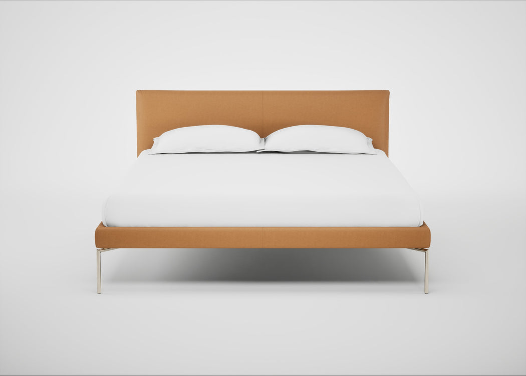 Matera Bed King / Daino Leather Parchment / Stainless Steel