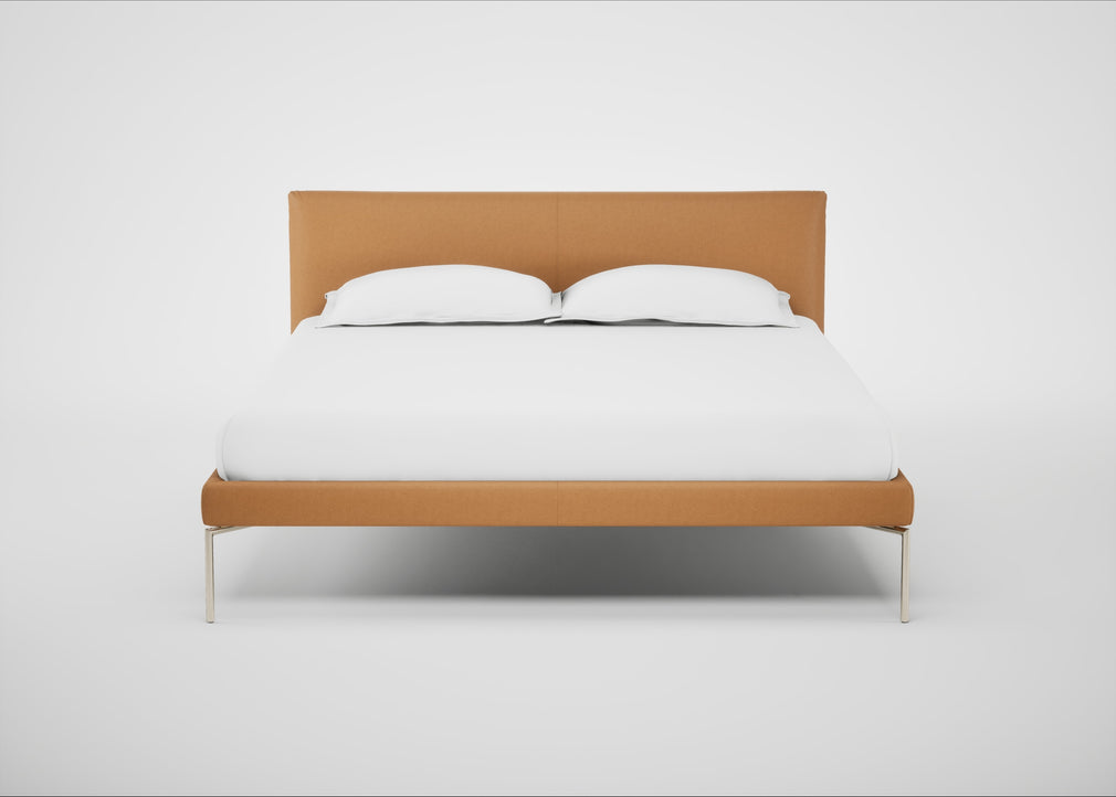 Matera Bed King / Daino Leather Parchment / Stainless Steel