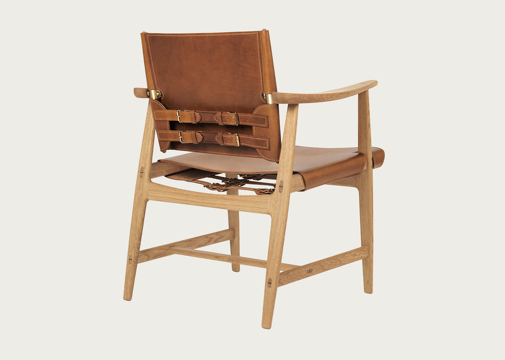 BM1106 Huntsman Chair Oiled Oak Cognac Leather with Brass