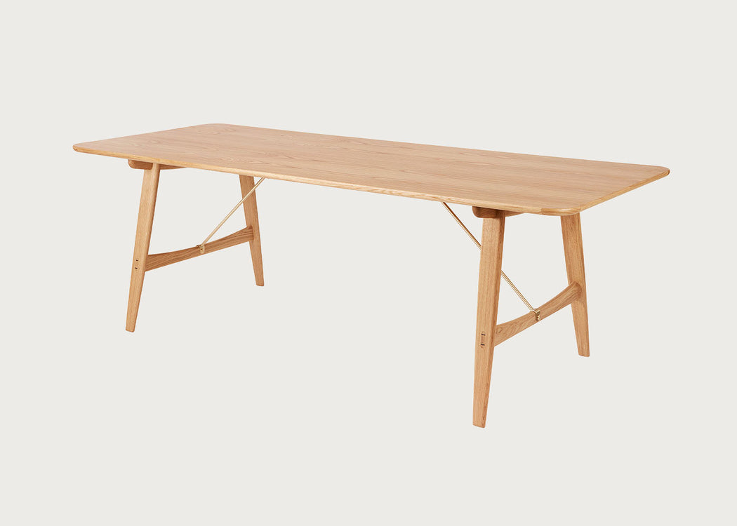 BM1160 Hunting Table