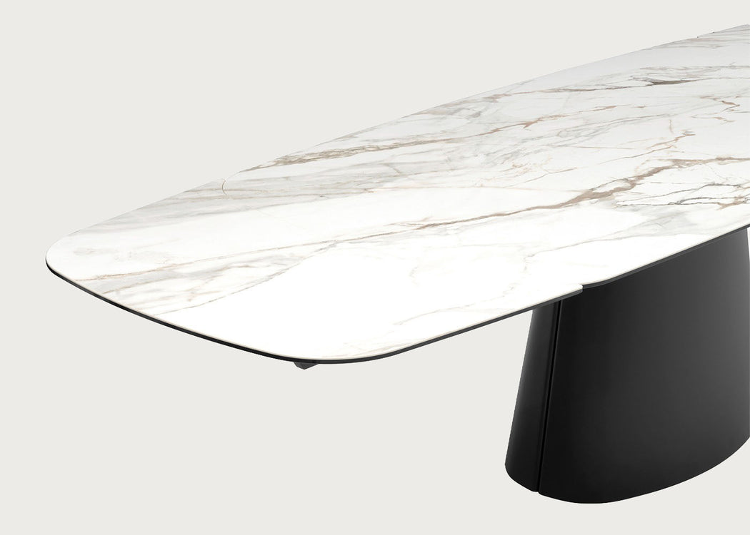 Lucca Table