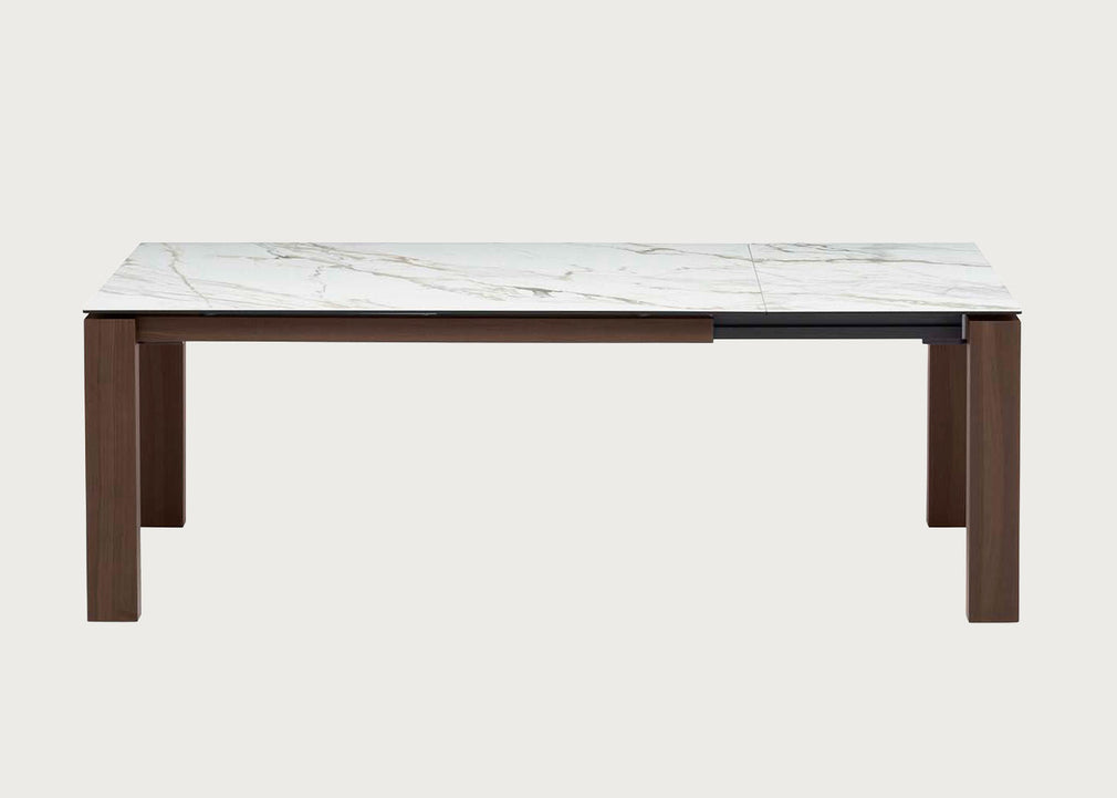 Massa Dining Table