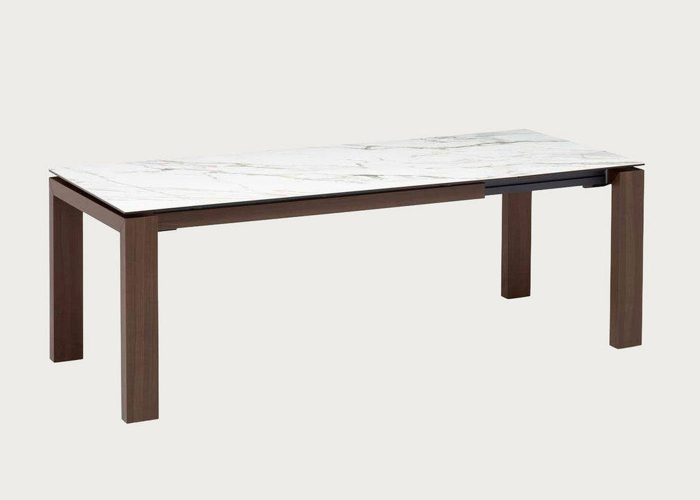 Massa Dining Table