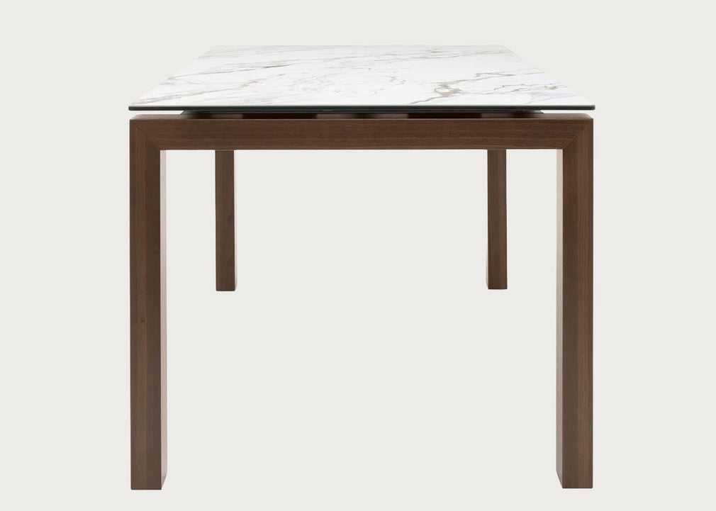 Massa Dining Table