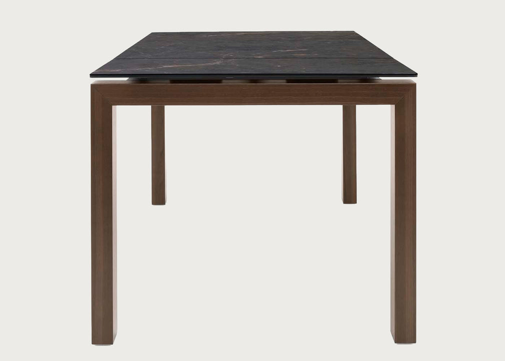 Massa Dining Table