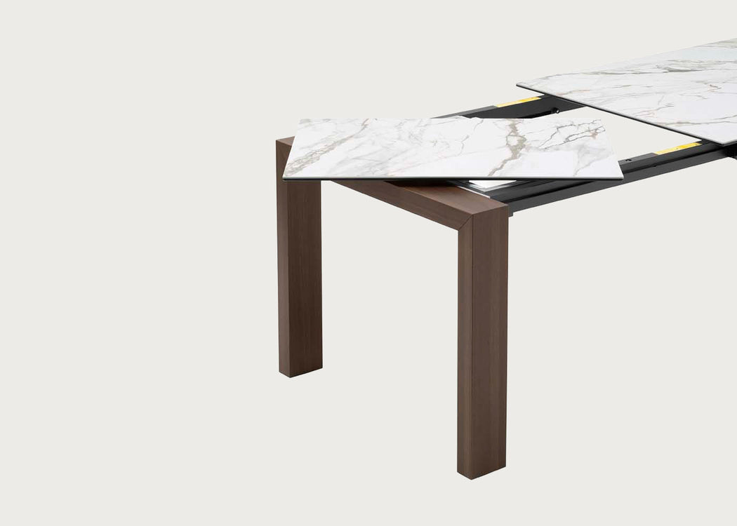 Massa Extending Dining Table