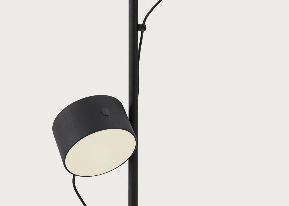 Post LED Floor Lamp Black