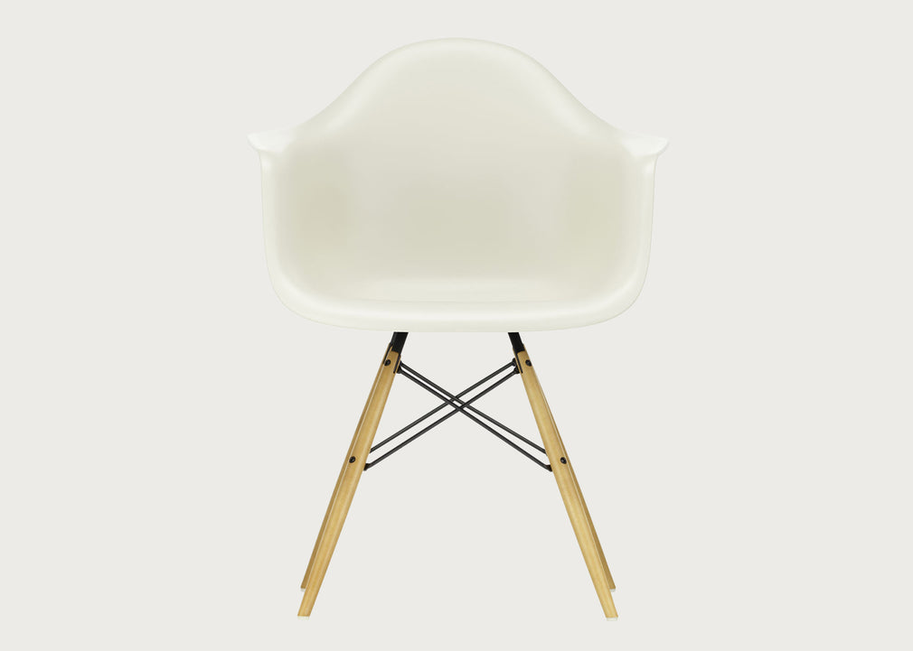 Eames Plastic Armchair RE DAW