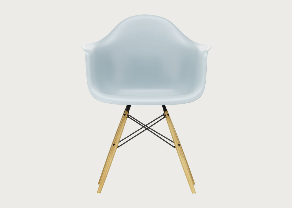 Eames Plastic Armchair RE DAW