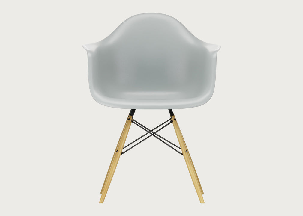 Eames Plastic Armchair RE DAW