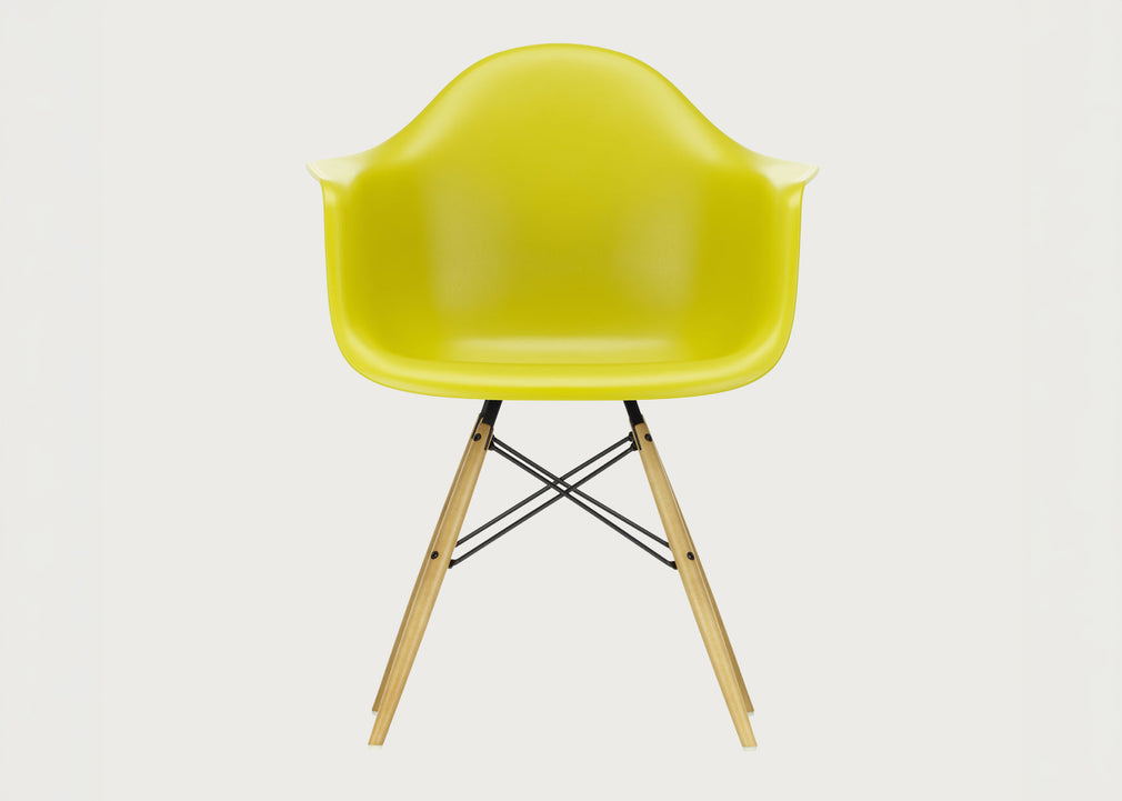 Eames Plastic Armchair RE DAW