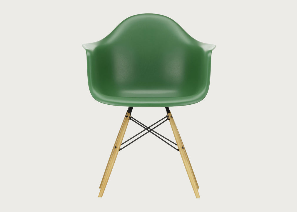 Eames Plastic Armchair RE DAW