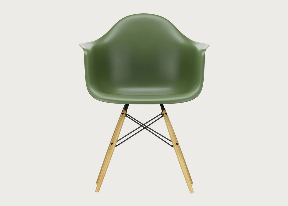Eames Plastic Armchair RE DAW