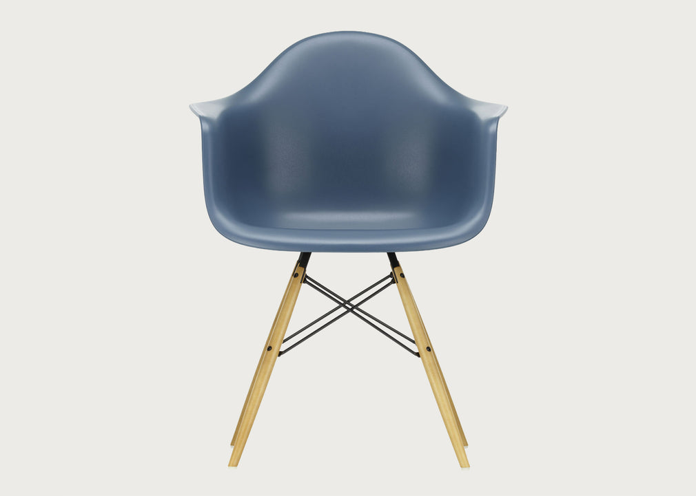 Eames Plastic Armchair RE DAW