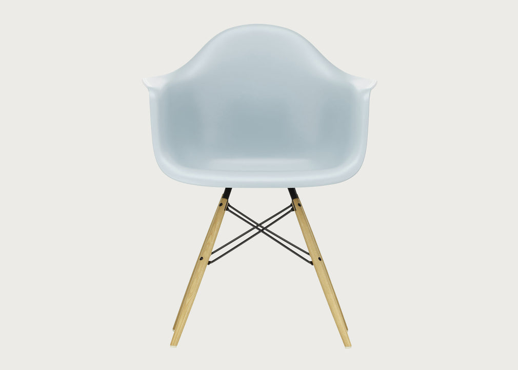 Eames Plastic Armchair RE DAW